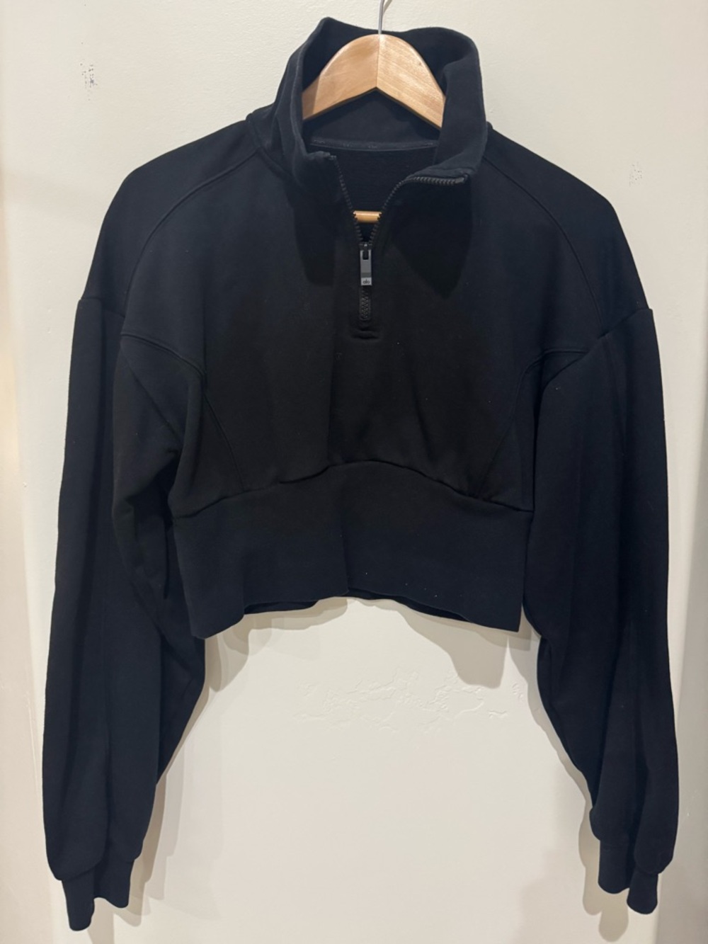 ALO Women's Black Cropped Half-Zip Pullover